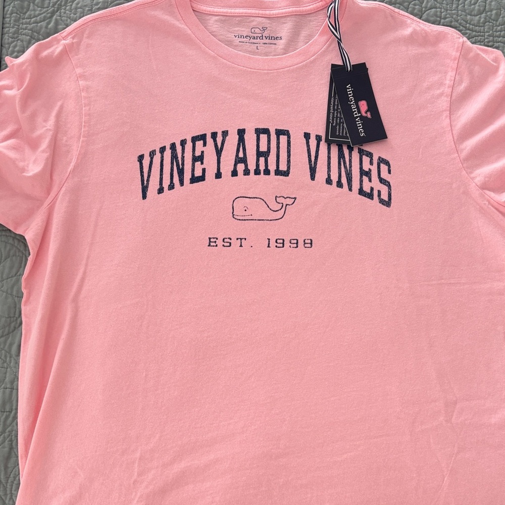 Vineyard Vines Pink Tee with Navy Logo-Firm price - Picture 3 of 6